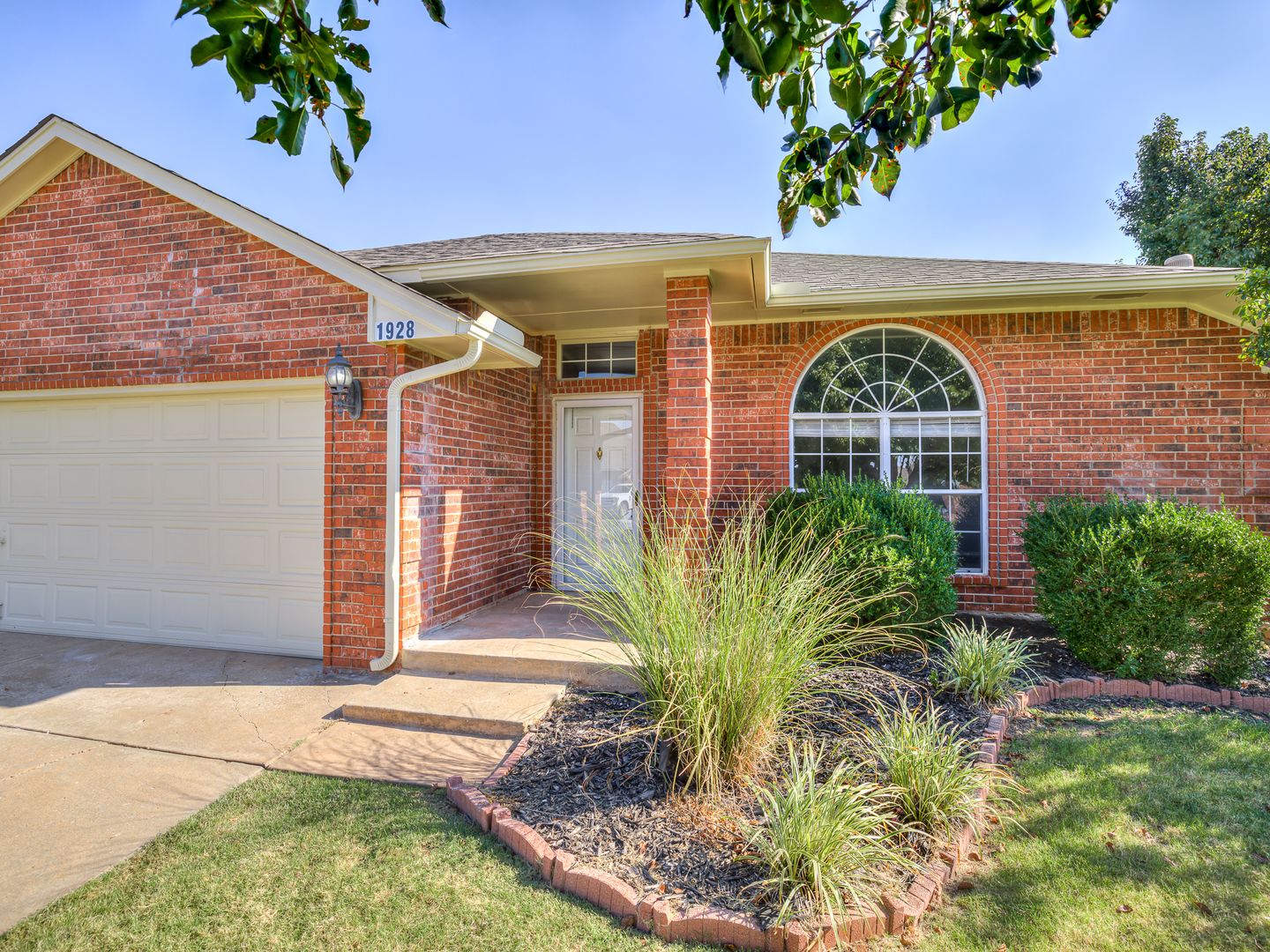 Edmond House: 1928 NW 176th Ter
