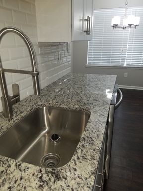 RENOVATED APARTMENT Huntsville 2BR/1BA – photo 1