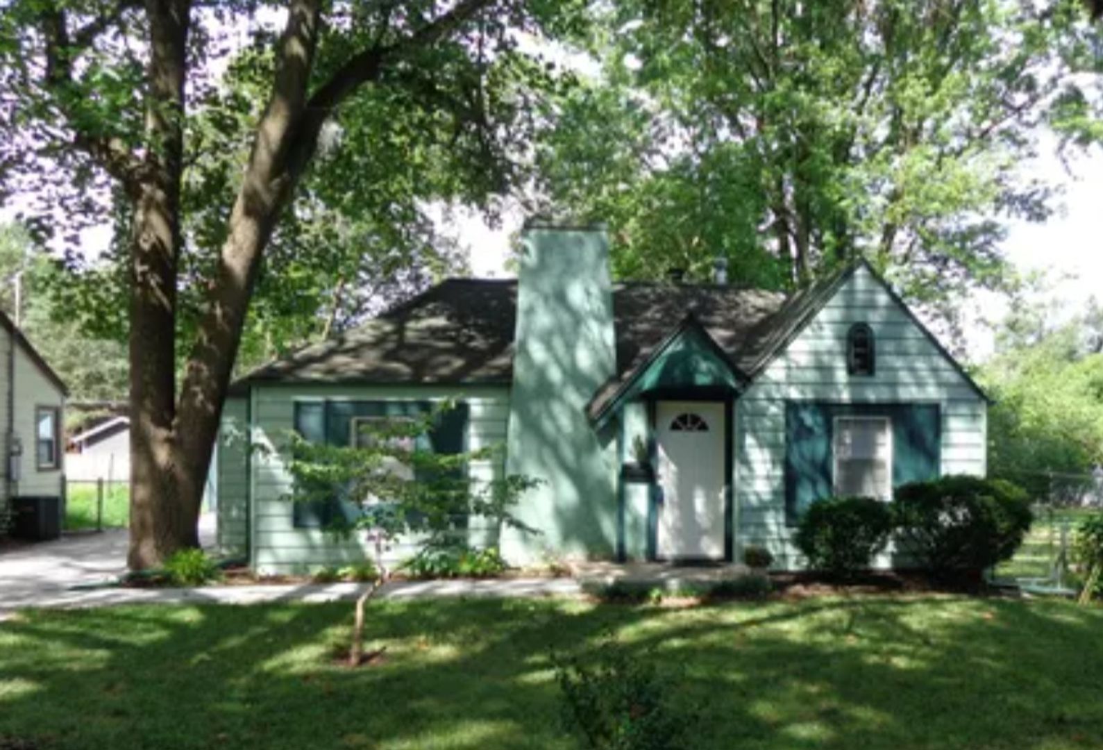 Springfield House: 1827 S Maryland Ave