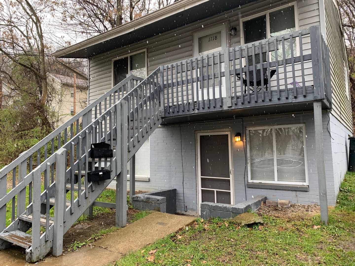 Akron Multiplex: 1706-1718 Leighton Ave