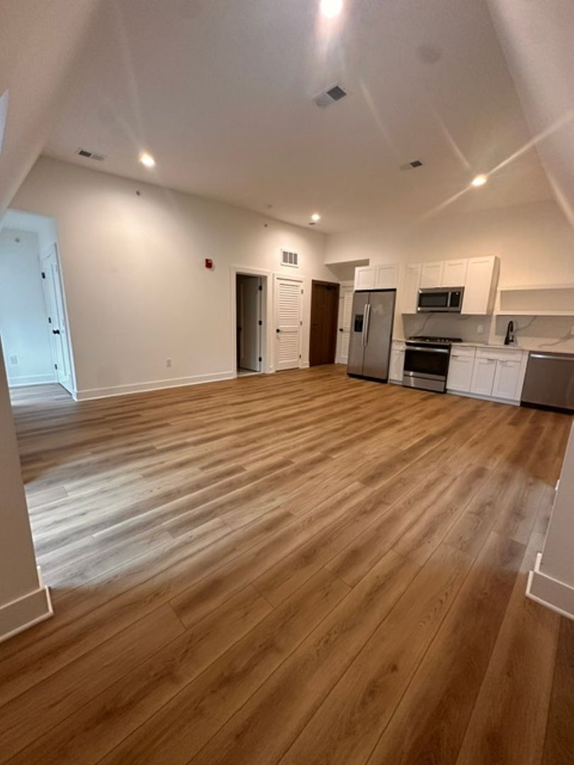 195 Main Street Associates, LLC 4 of 9