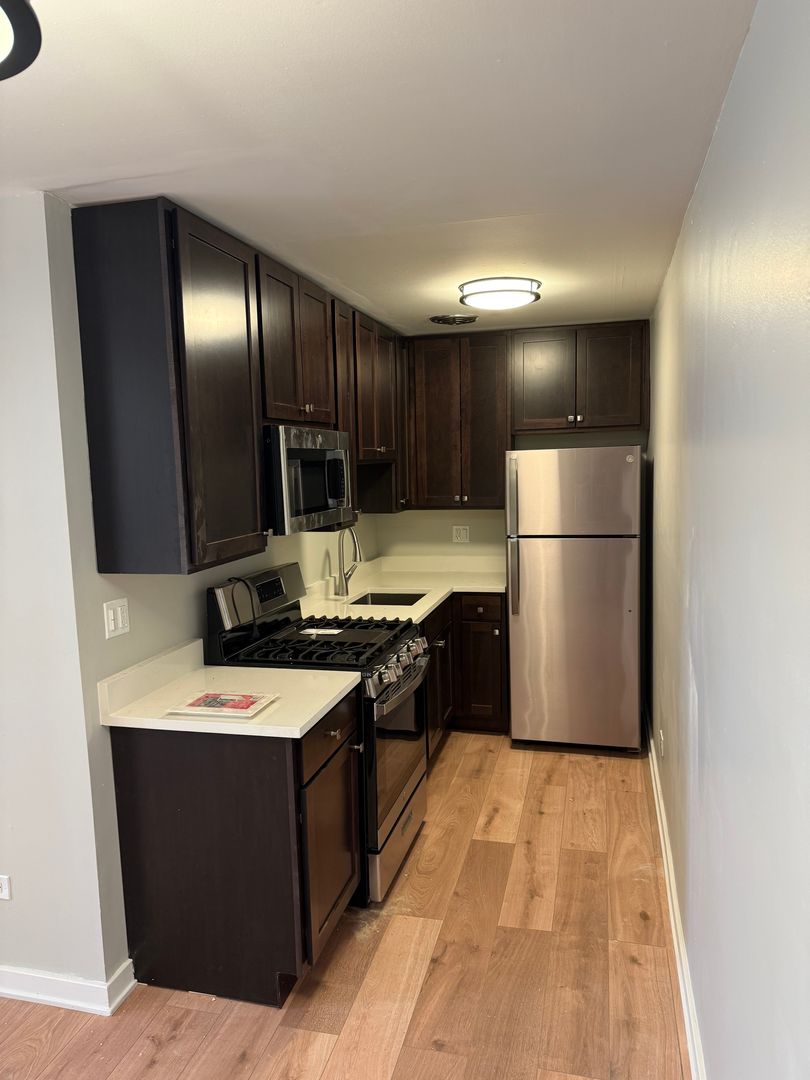 Chicago Apartment: 5750 N. Kenmore