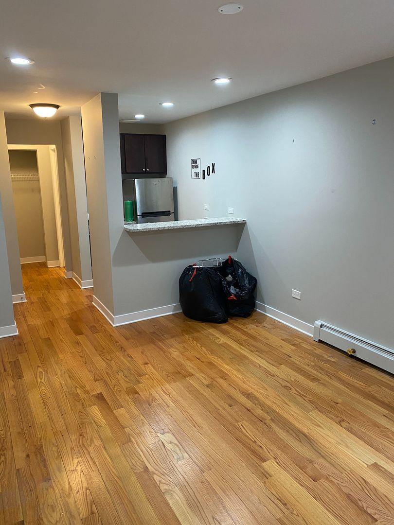 Chicago Apartment: 5750 N. Kenmore