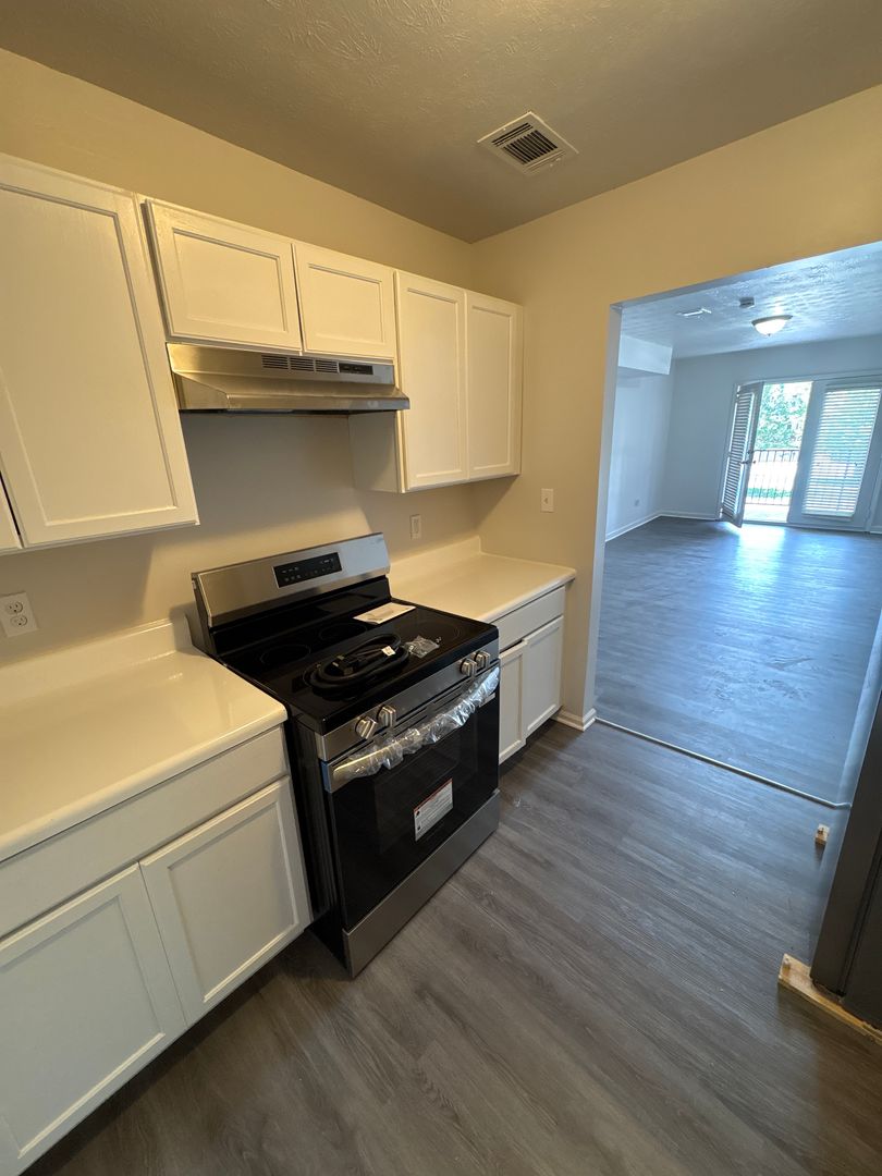 East Point Apartment: 3100 East Point St