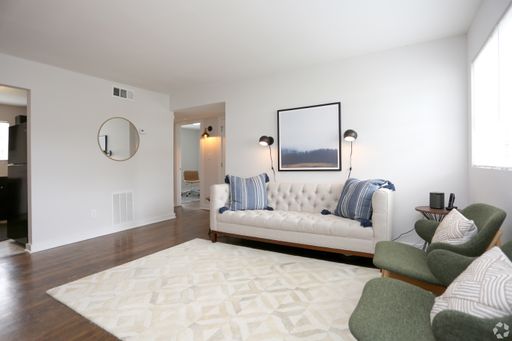 2 Bedroom Apartment – 1073 Hollywood Rd - H5, Atlanta, GA 30318