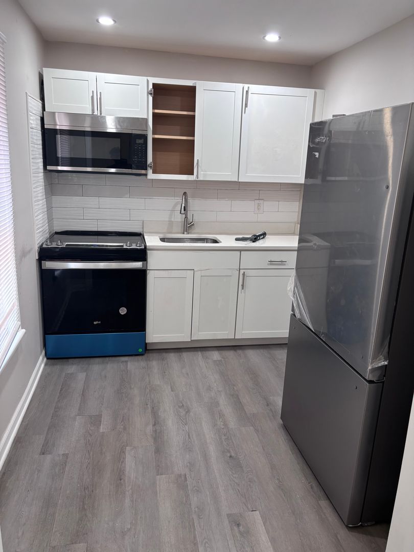 Carbondale Apartment: 600 South Wall Street