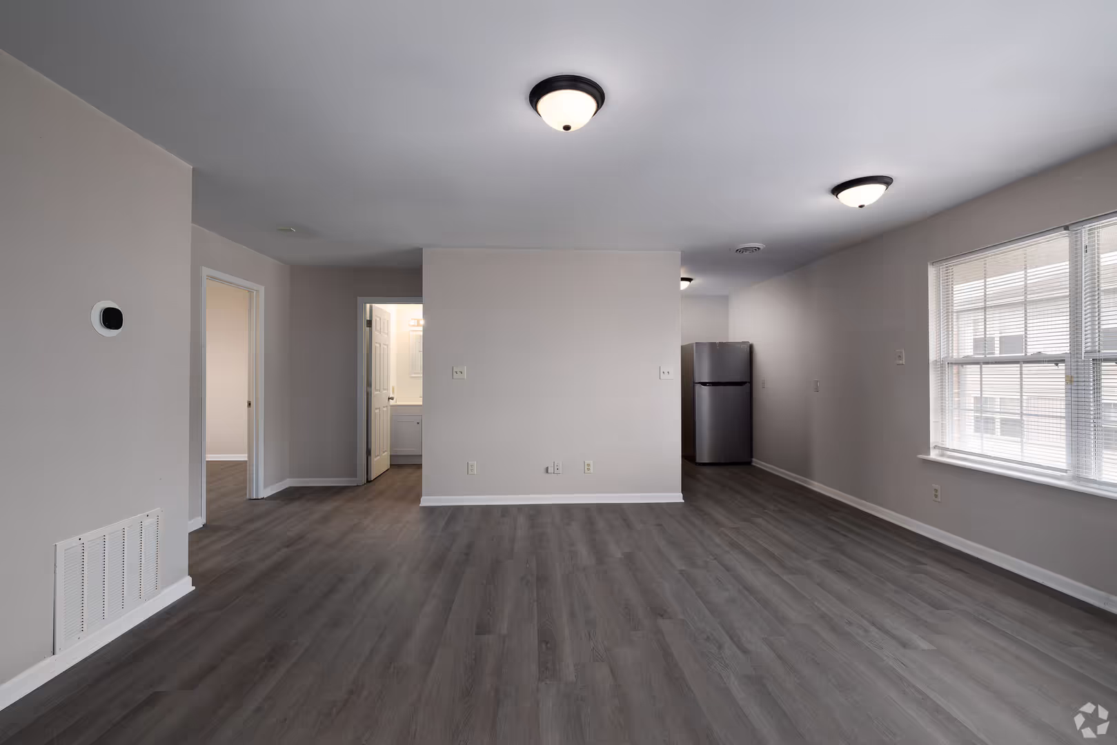 1000 E Grand Ave 9 of 12