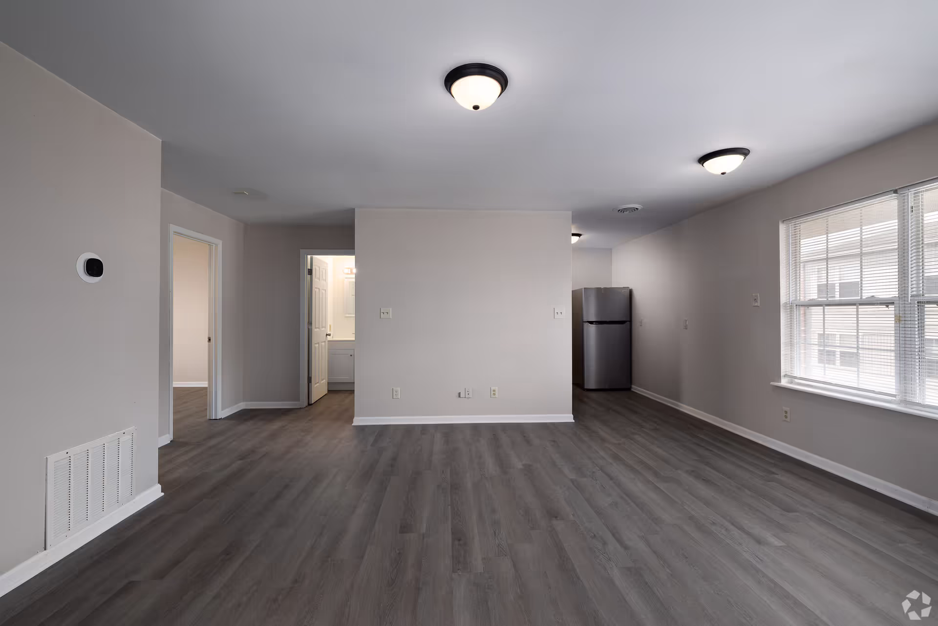 1000 E Grand Ave 8 of 12