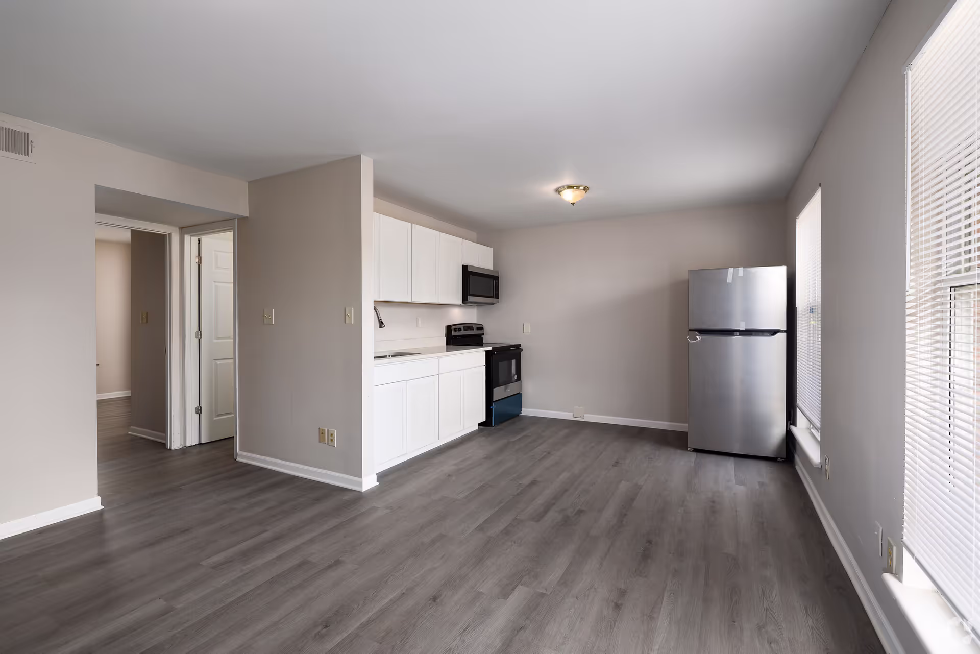 1000 E Grand Ave 2 of 12