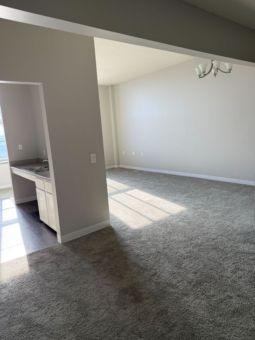 Massillon Apartment: 59 Lincoln Way E