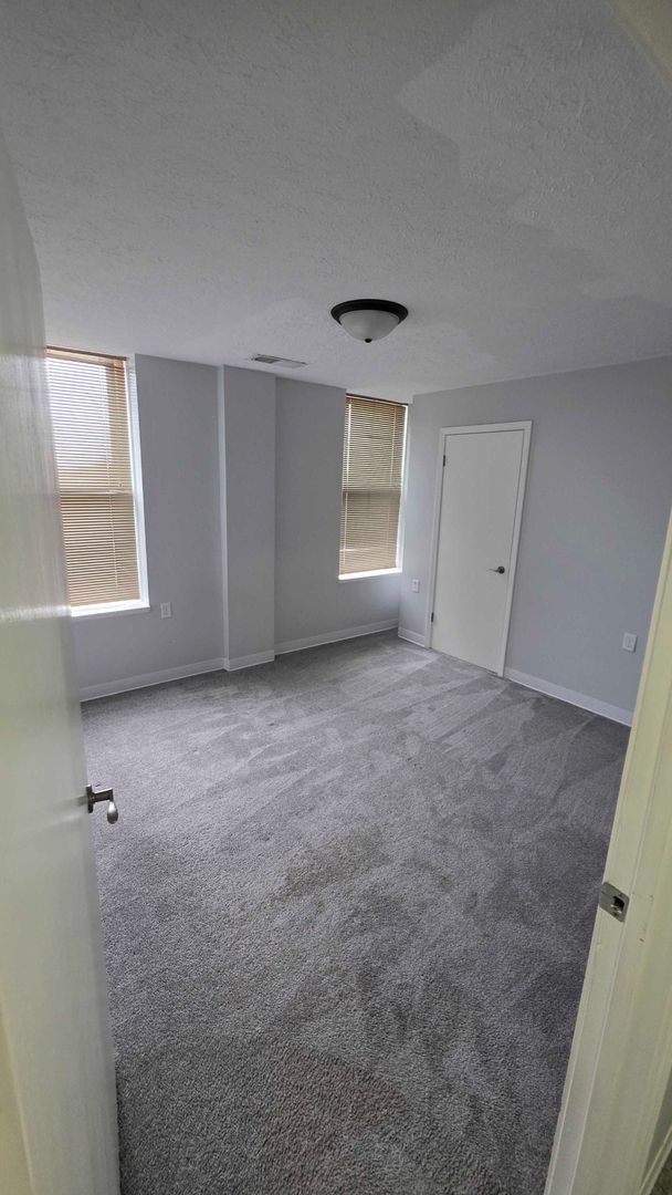 Massillon Apartment: 59 Lincoln Way E