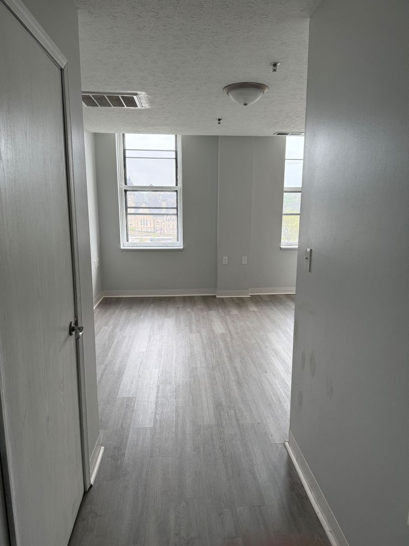 Massillon Apartment: 59 Lincoln Way E