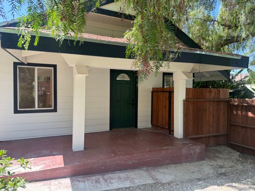 Newly Updated 3 bed/2 bath Top Level of Duplex in the Heart of Echo Park! – photo 1