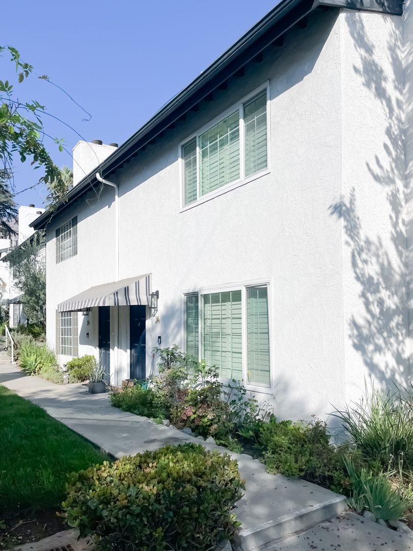Altadena House: 801 E. Mendocino St  Apt.5A
