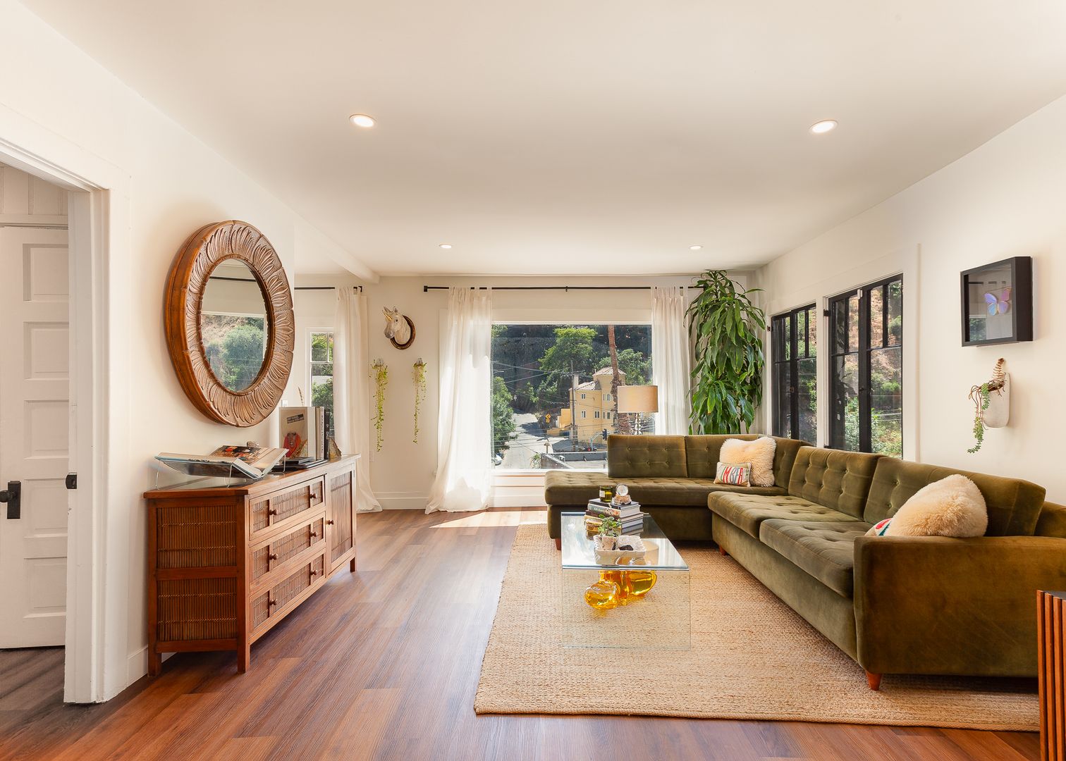 Los Angeles Apartment: 2108 Tavern Trail