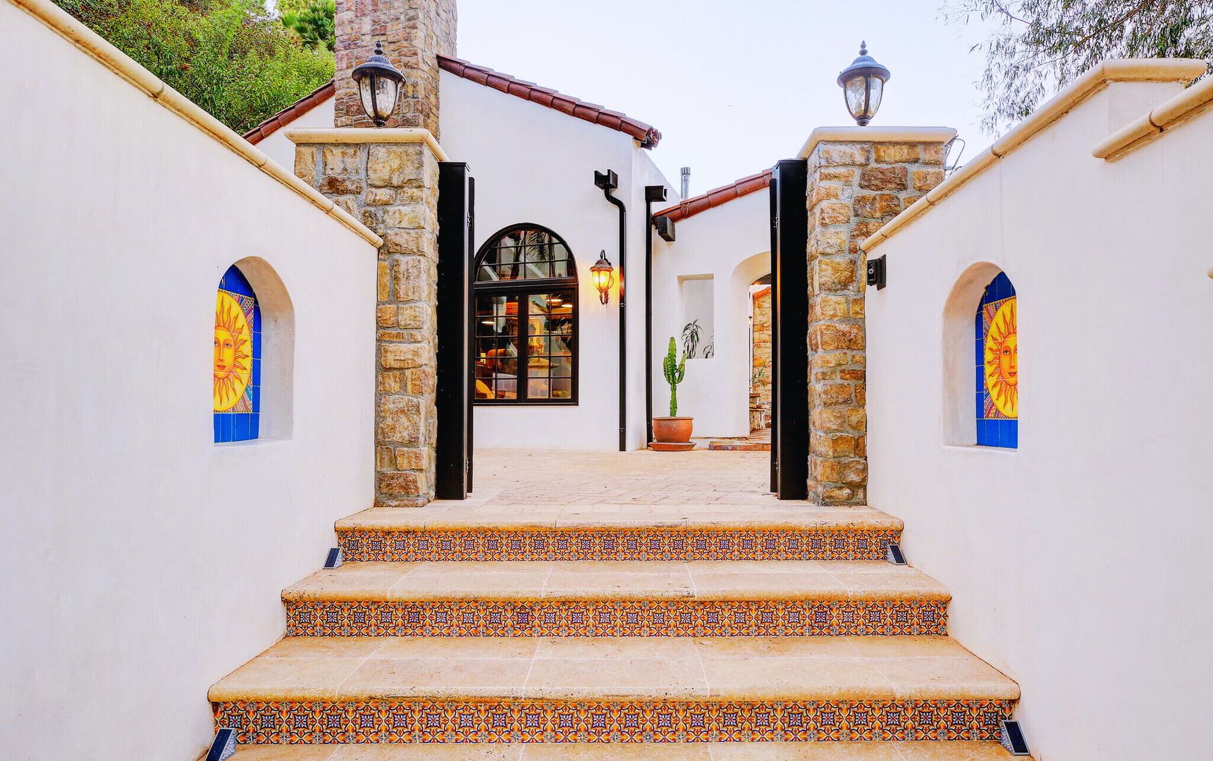 Los Angeles House: 2570 Nichols Canyon Rd