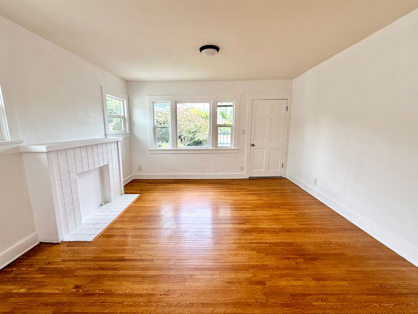 Los Angeles Apartment: 2471 W Ave 32