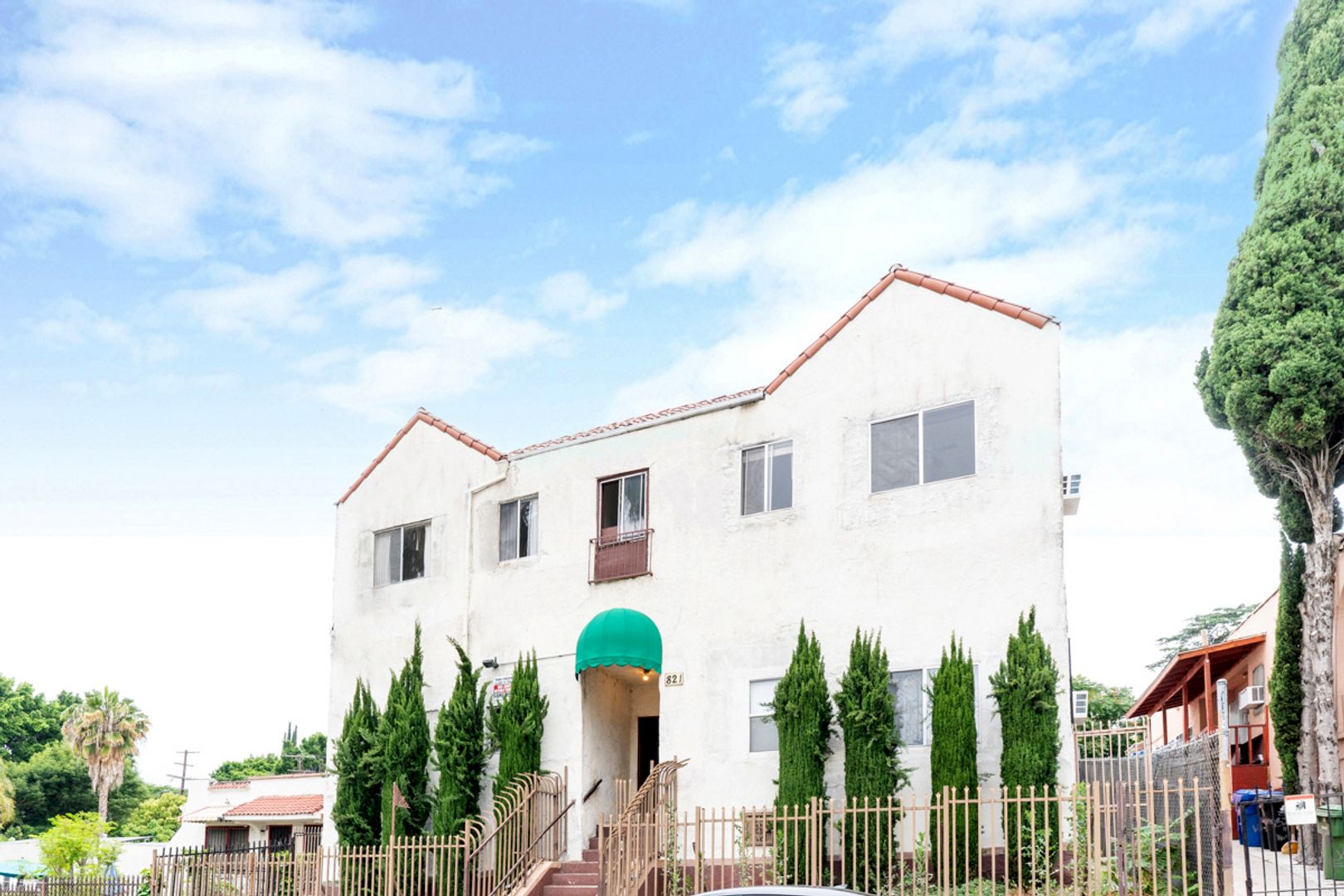 Los Angeles Apartment: 821 N Vendome St