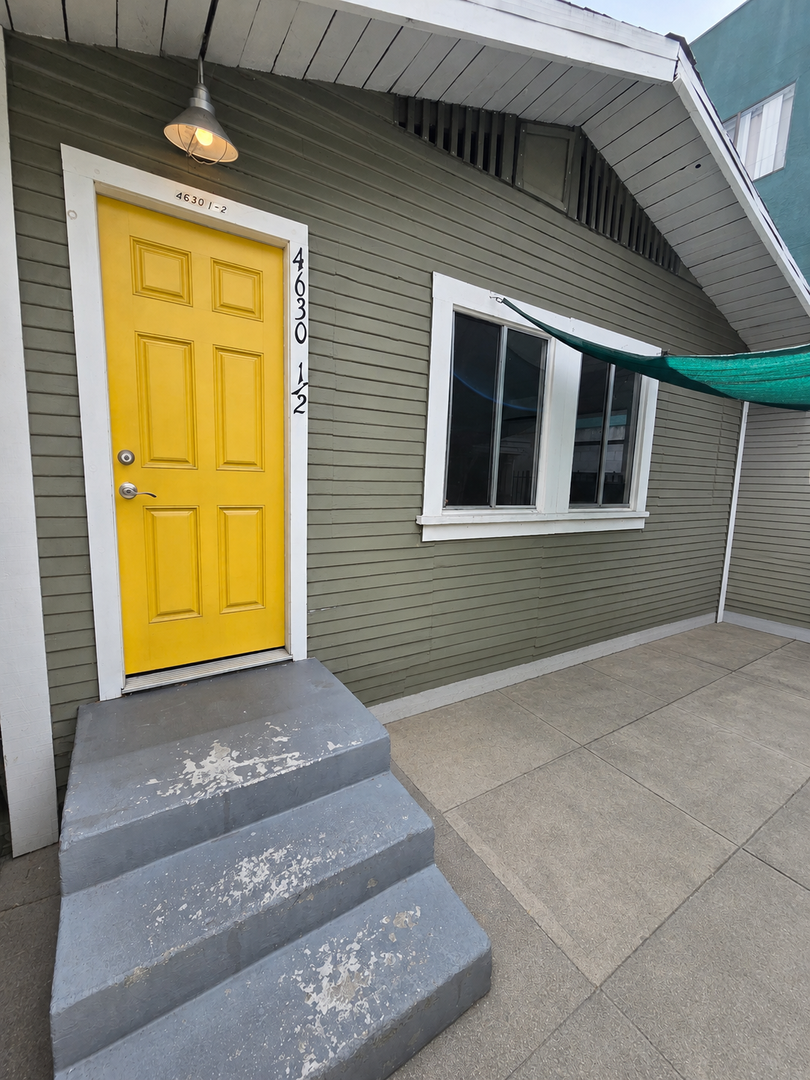 Los Angeles Apartment: 4628 York Blvd