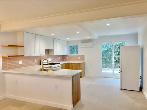 Brand New Large 2 Bed/ 2 Bath in the Heart of Highland Park with Laundry and Outdoor Space! – photo 1
