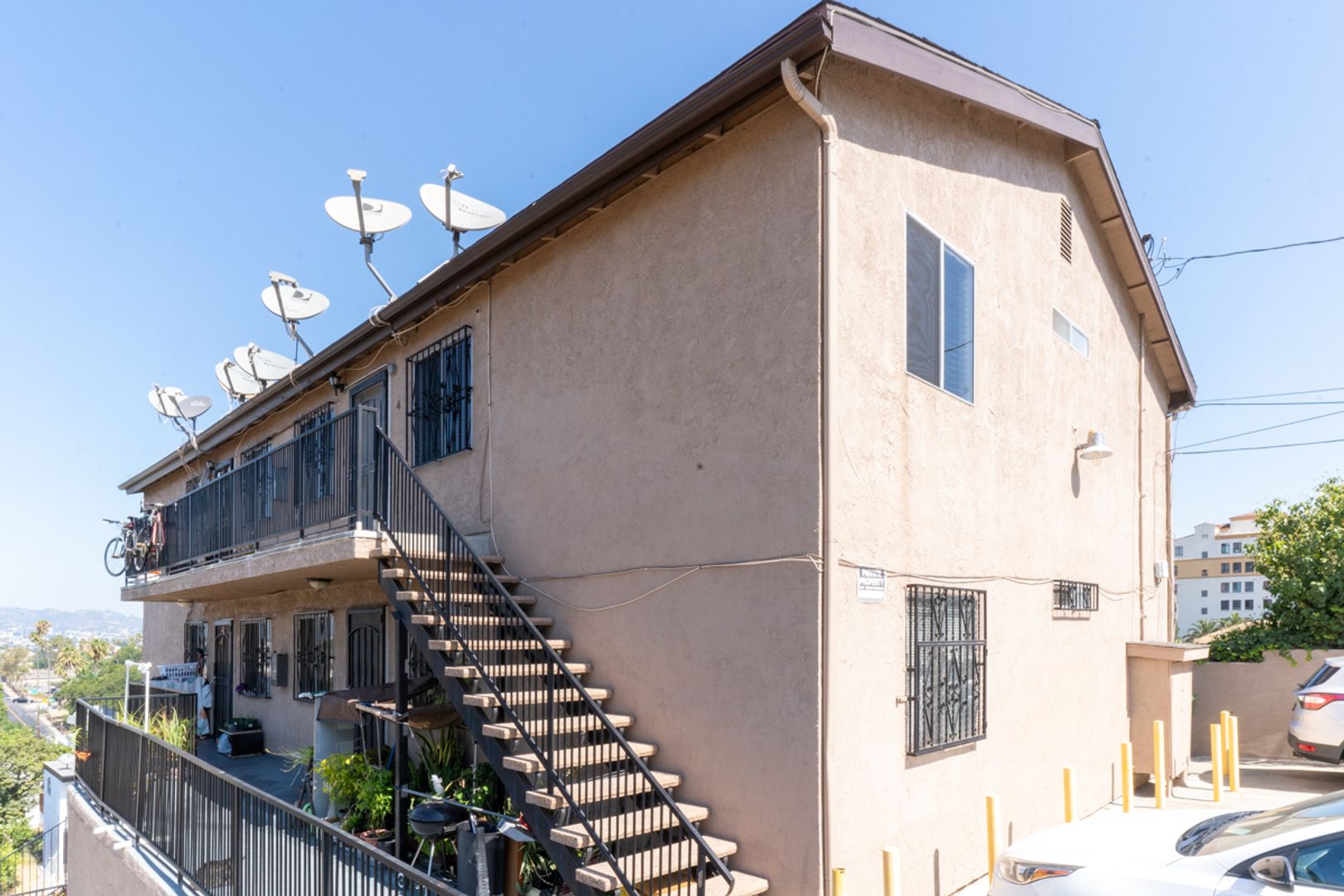 Los Angeles Apartment: 450 N Coronado Ter