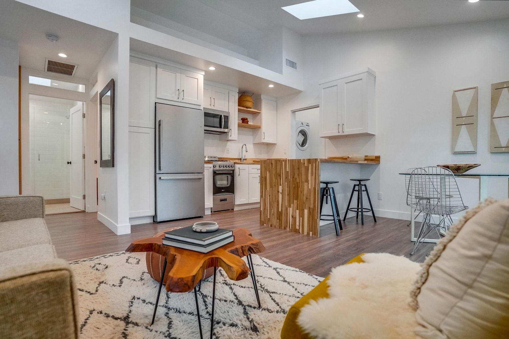Los Angeles Apartment: 5135 Eagle Rock Blvd