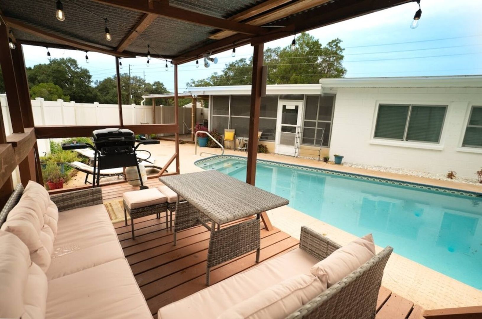 Saint Petersburg House: 524 61st St S