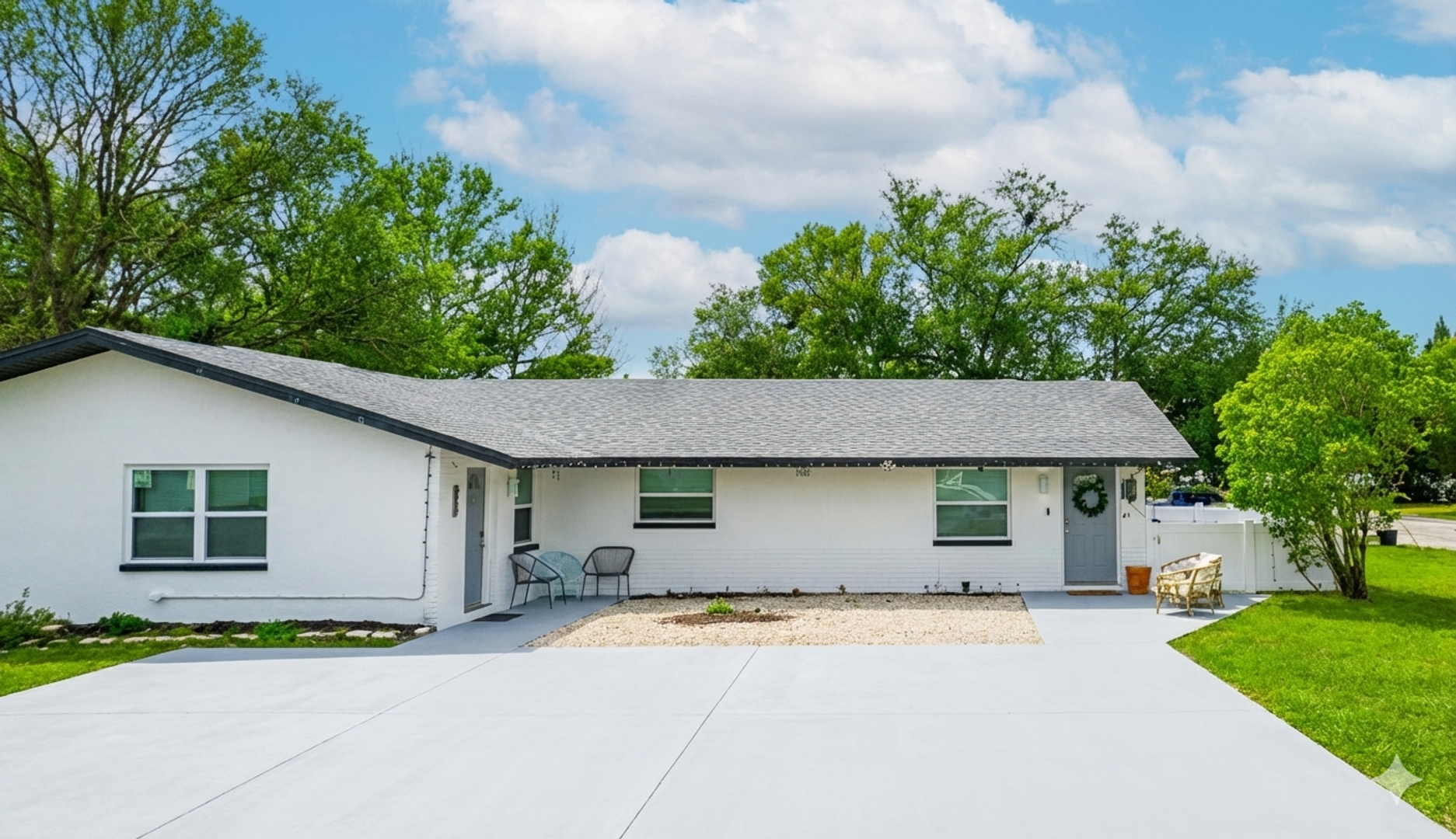 Largo Multiplex: 636/638 Lake Plams Dr