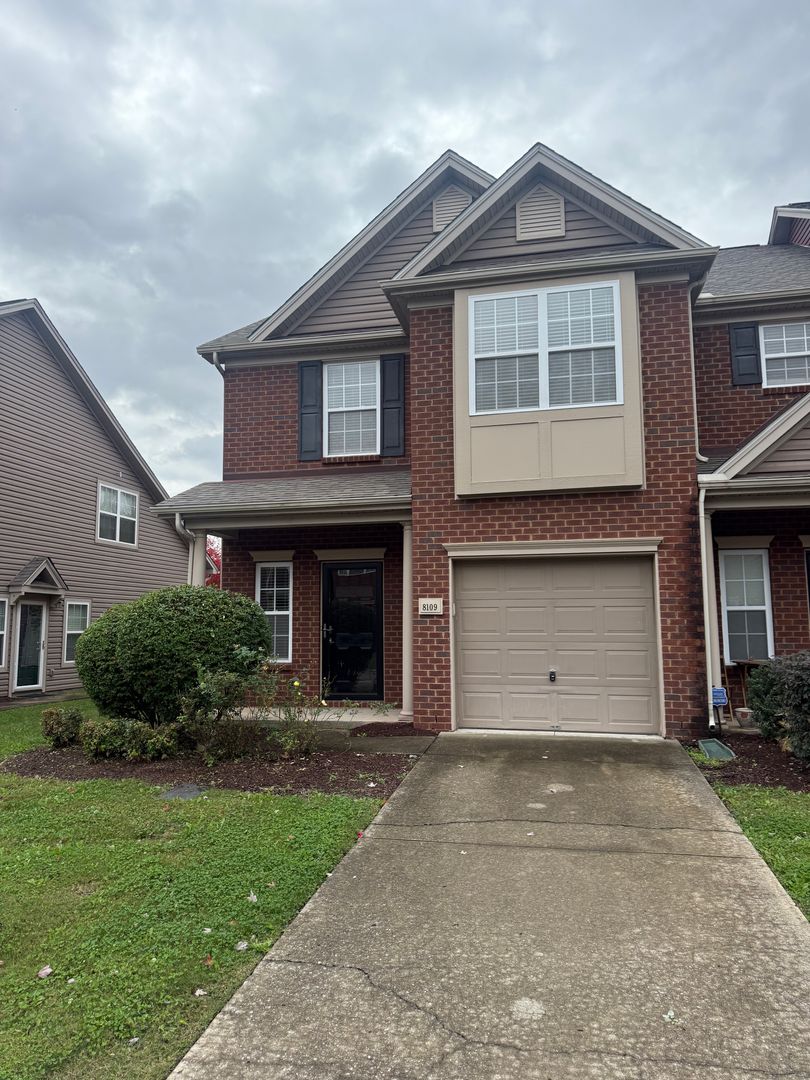 Brentwood Townhome: 8109 Valley Oak Drive