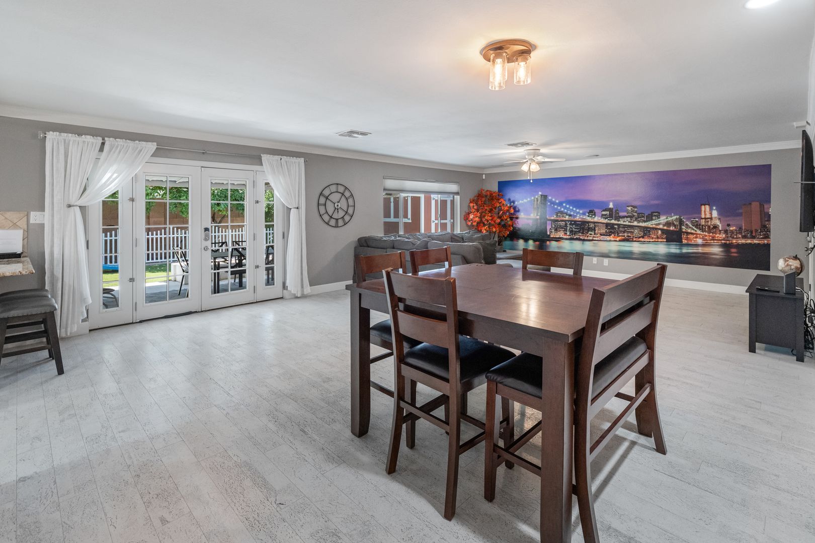 Scottsdale House: 8301 E Monterosa Street