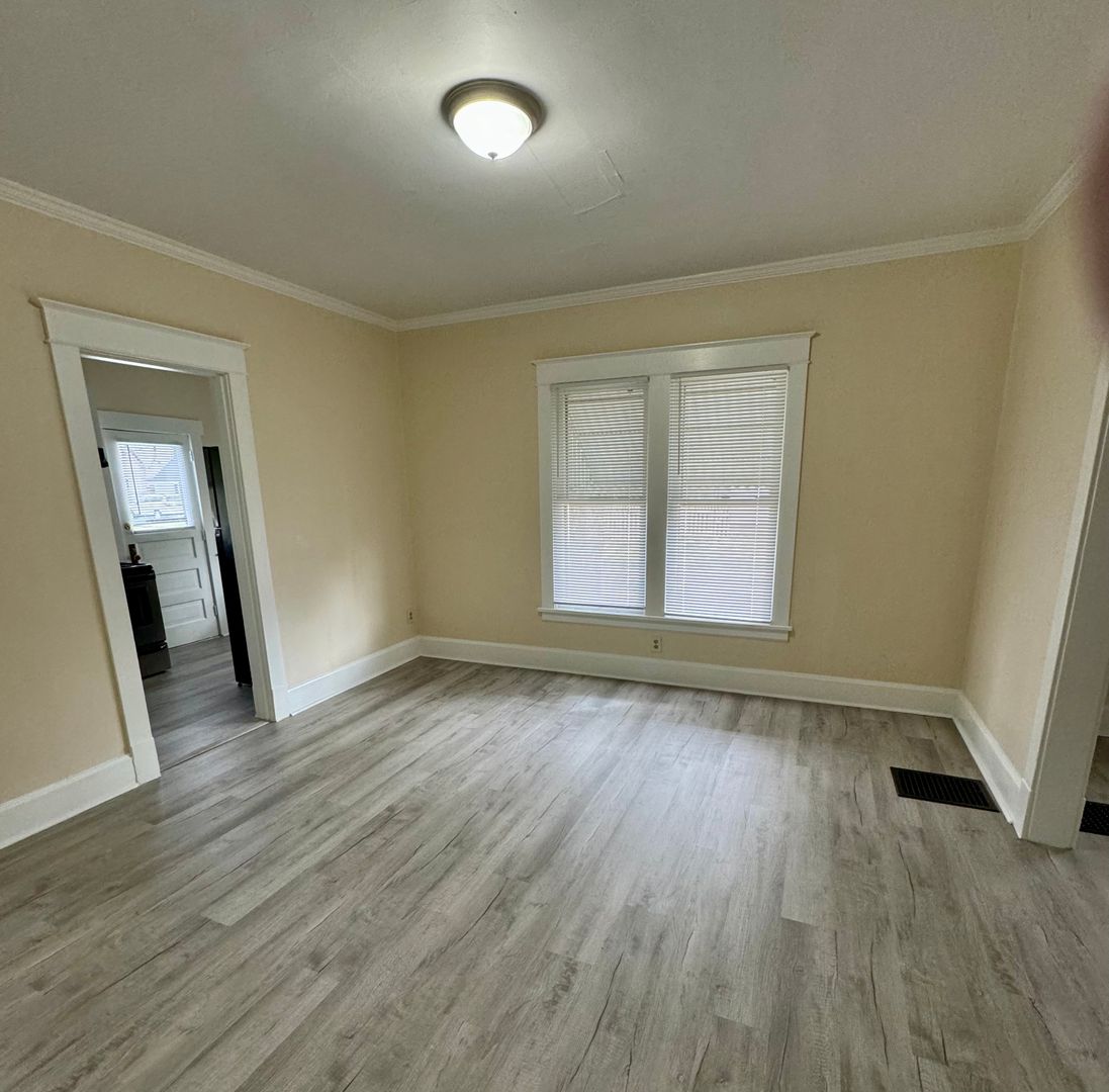 301 Franklin Street 6 of 8