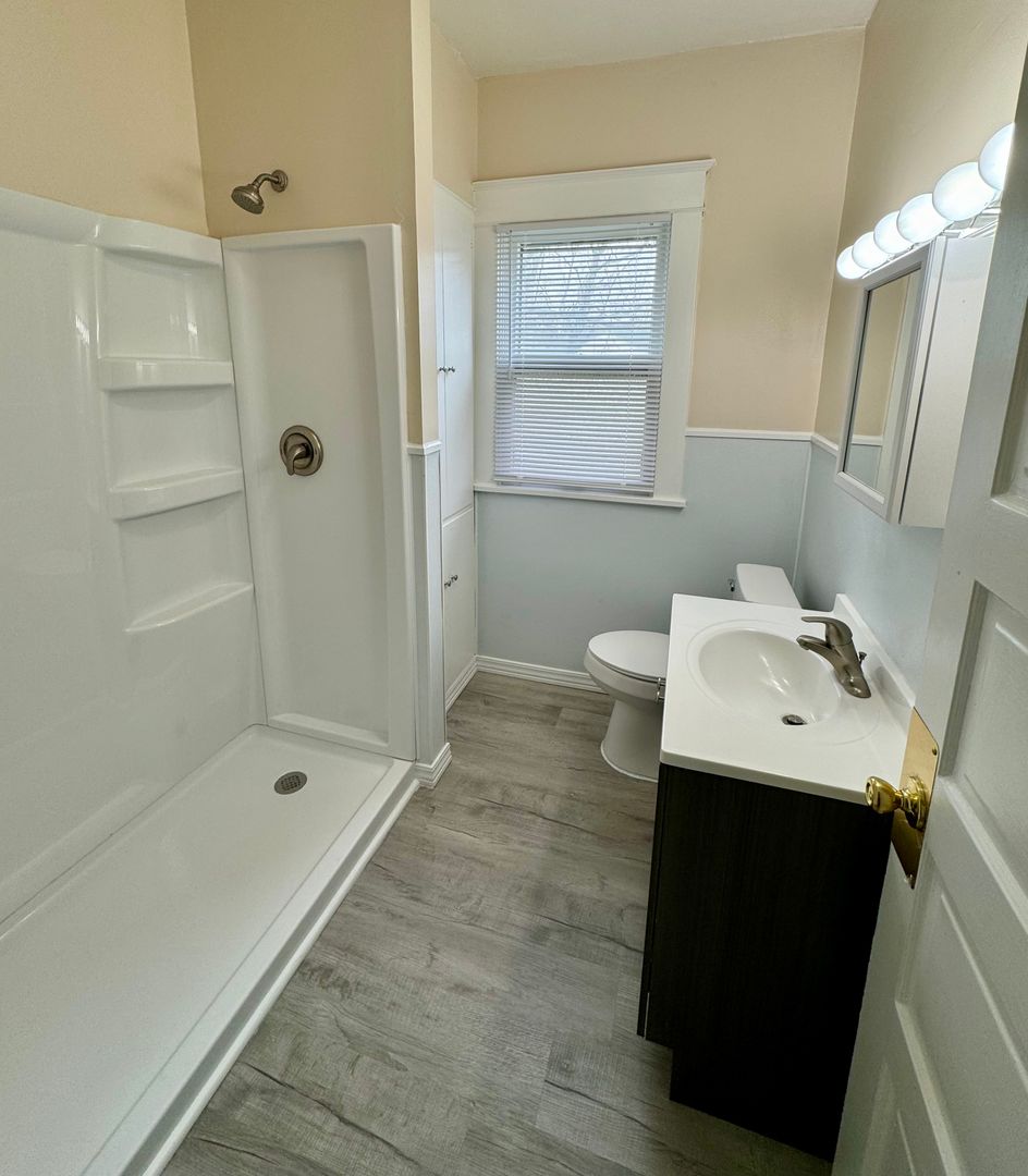 301 Franklin Street 8 of 8