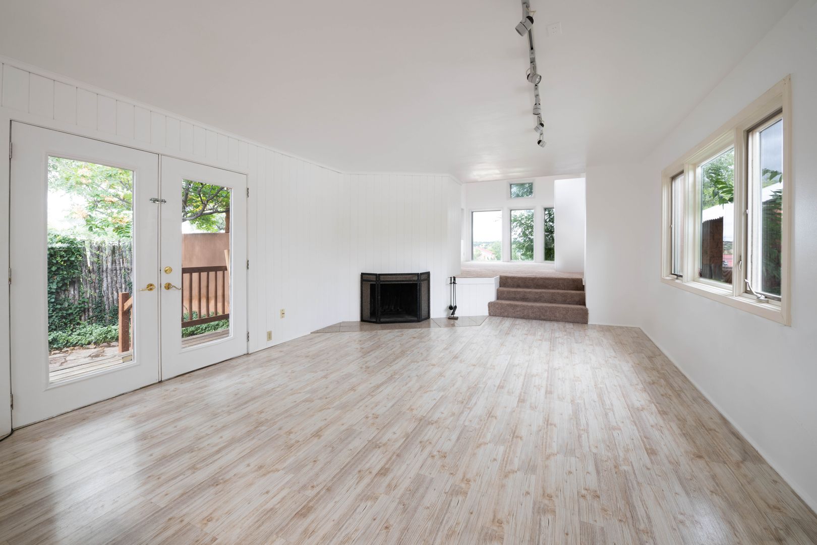 Santa Fe Apartment: 1115 Agua Fria