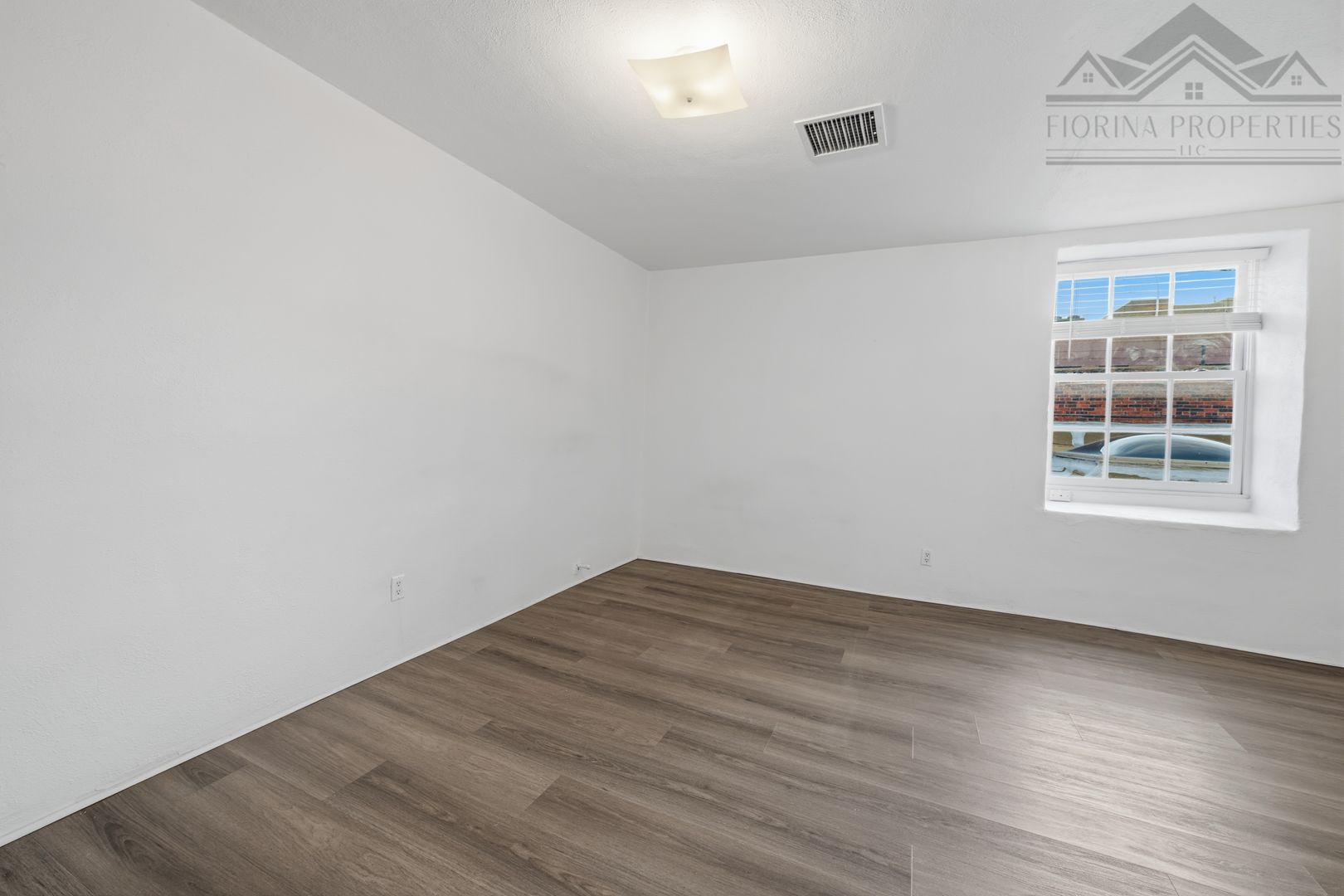 Santa Fe Apartment: 208 1/2 W. San Francisco Street