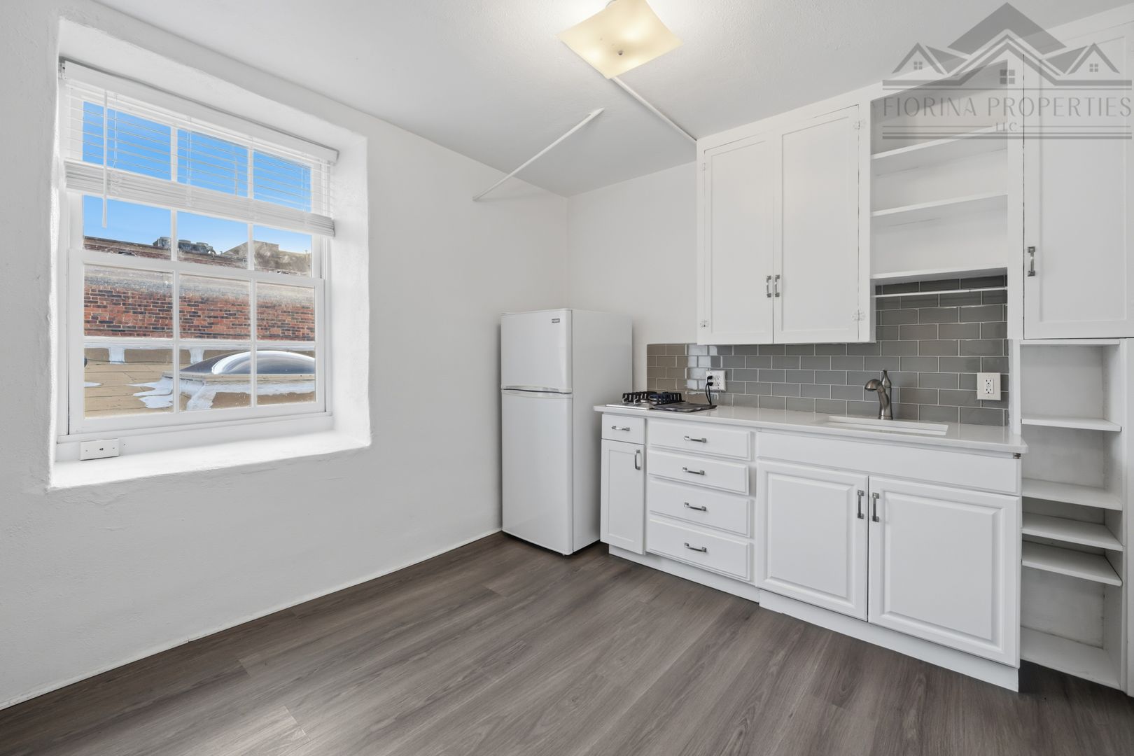 Santa Fe Apartment: 208 1/2 W. San Francisco Street