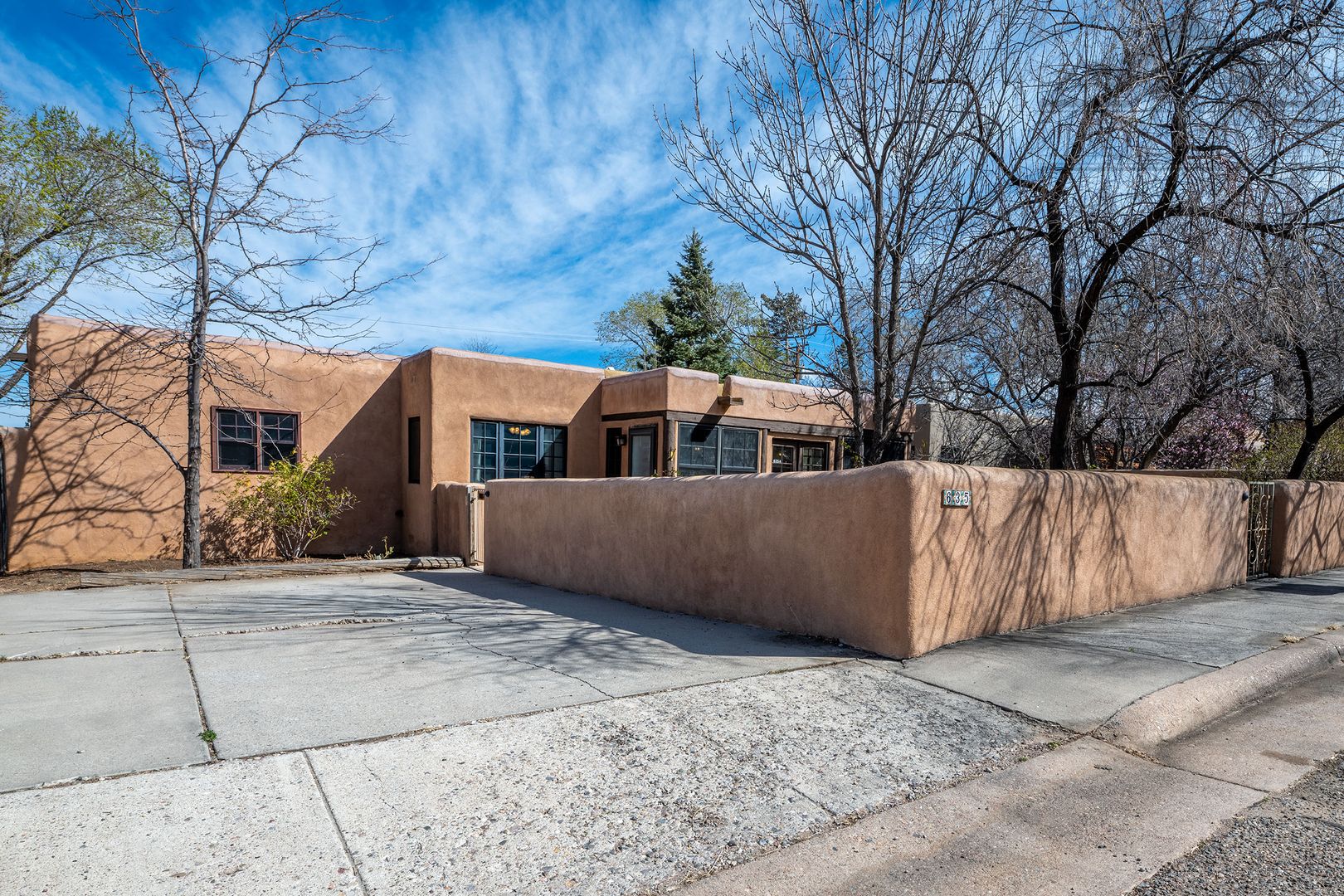 Santa Fe Apartment: 635 Calle Grillo