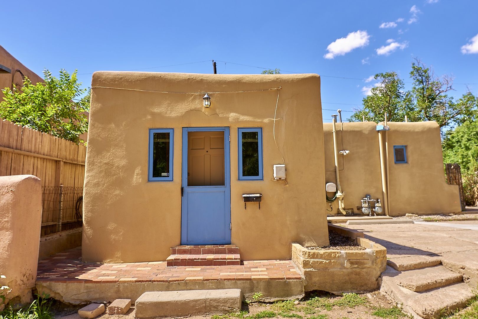 Santa Fe Apartment: 522 1/2 Hillside Ave.