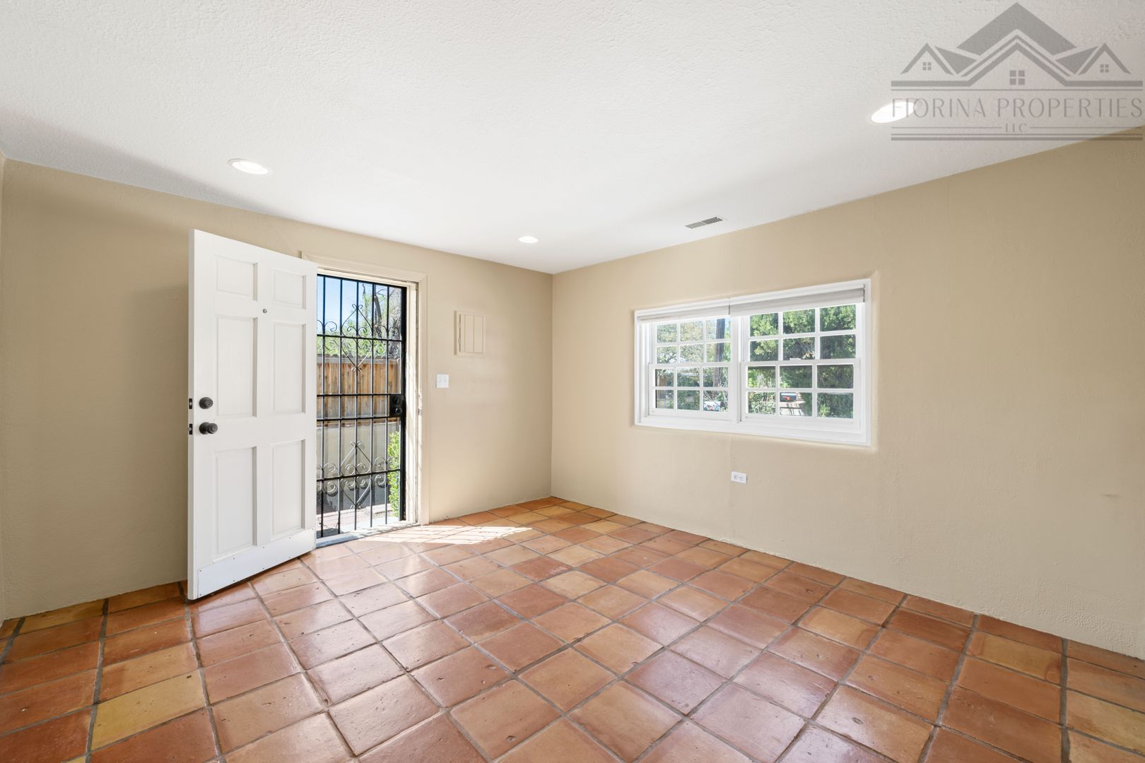 Santa Fe House: 911 Don Juan St.