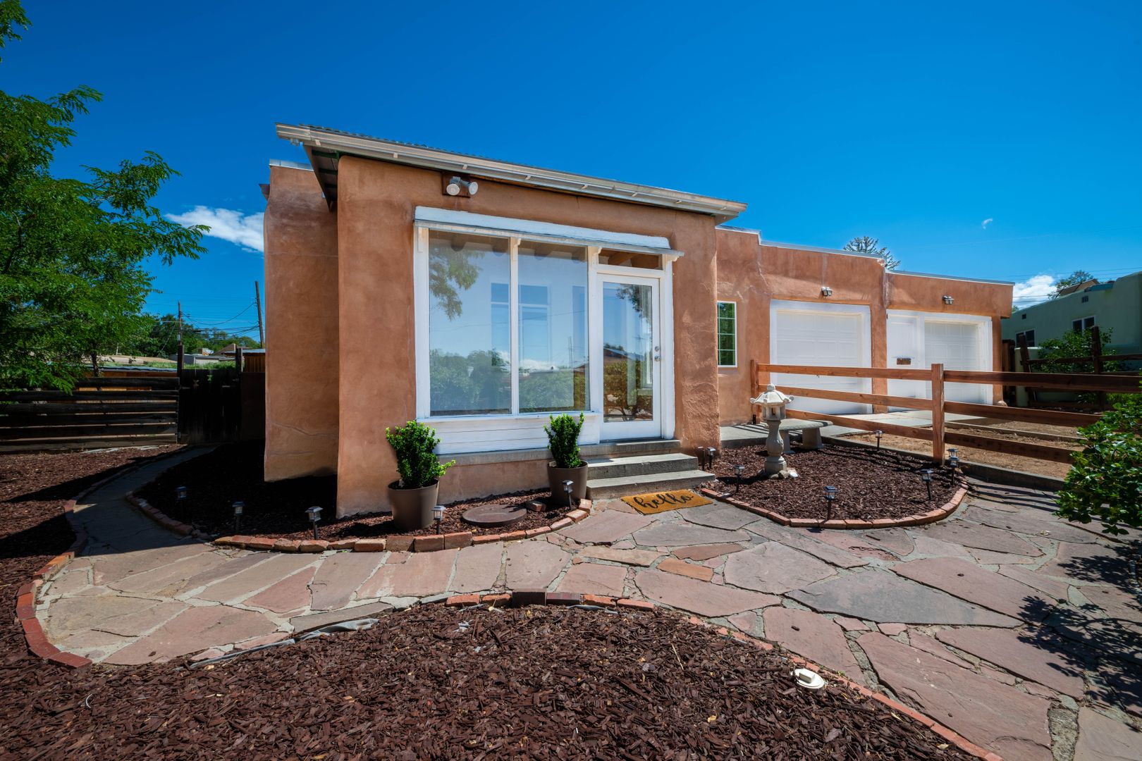 Santa Fe House: 2405 Maclovia Lane