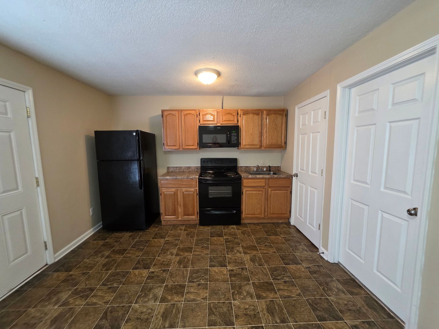 Clarksville Apartment: 203 Beech Street