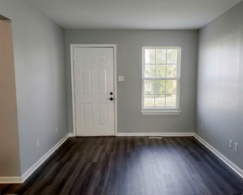 AVAILABLE NOW 3 bedroom Apartment in Pulaski TN
