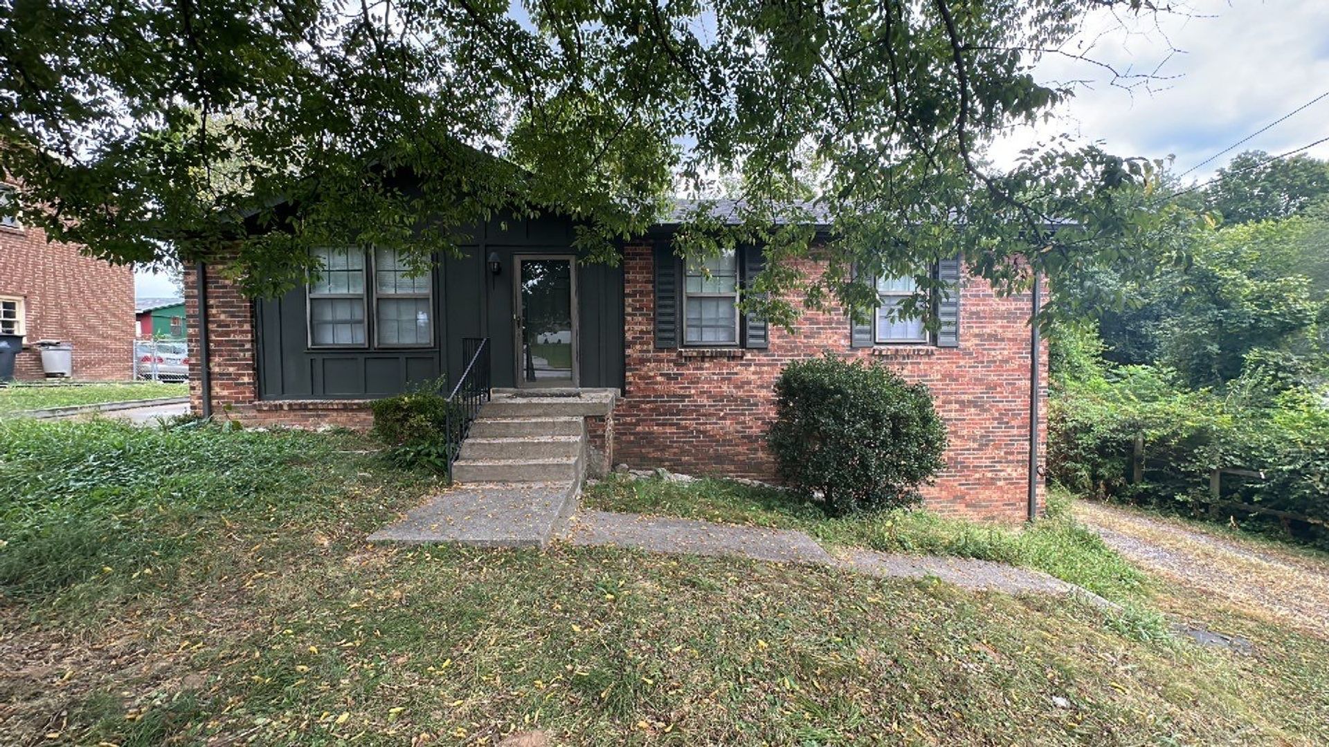 Nashville House: 288 Paragon Mills Road