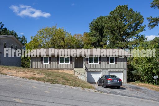 3 Bed 1 Bath Rental at 7804 Holiday Hills Circle, B, Chattanooga, TN – photo 1
