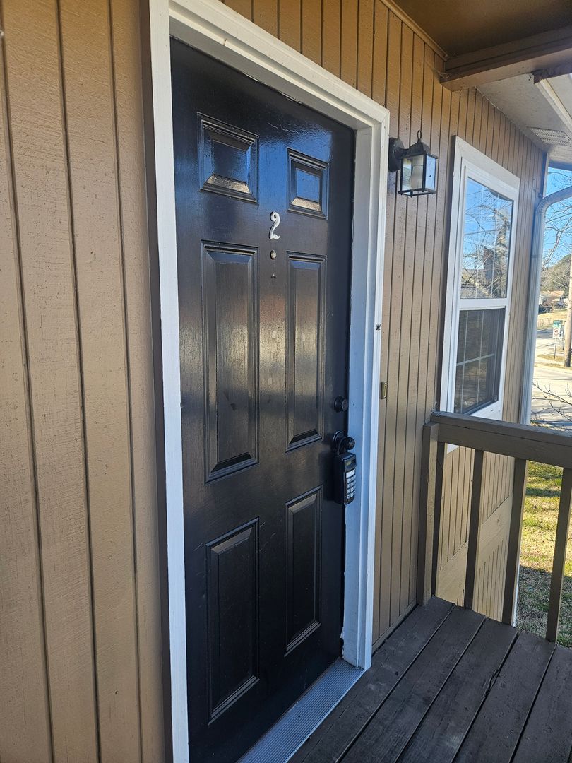 Hixson Apartment: 1802 Hamil Road