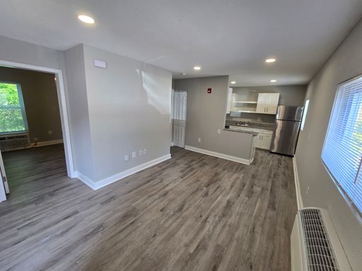 2 Bedroom 1 Bath apartment ready for you to call home and Minutes from UT Knoxville! – photo 1