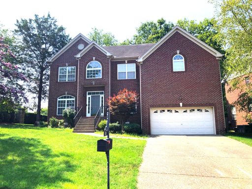 4-Bedroom Home in Hendersonville! – photo 1