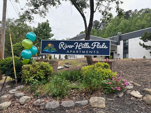 River Hills Flats - 1 Bedroom Units Available MOVE IN SPECIAL! – photo 1