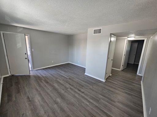 2 Bedroom Apartment available now! – photo 1