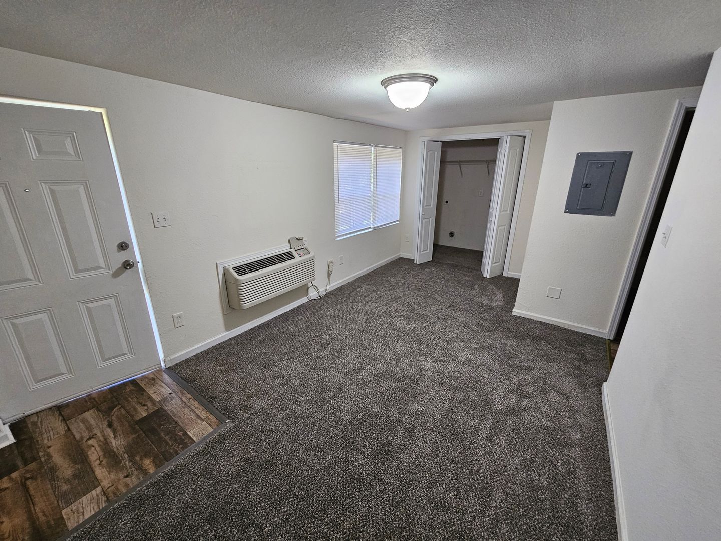 Knoxville Apartment: 101 College Park