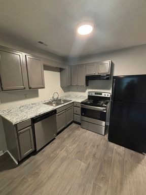 Windgate Apartments - COZY STUDIO APARTMENT IN EXCELLENT LOCATION!